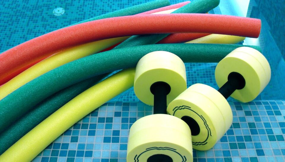 Aqua,Noodles,Dumbbells,For,Aqua,Aerobics,Lie,On,The,Coast